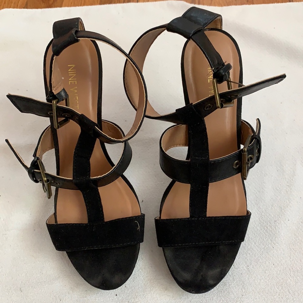 Nine West Delaney T strap Pumps